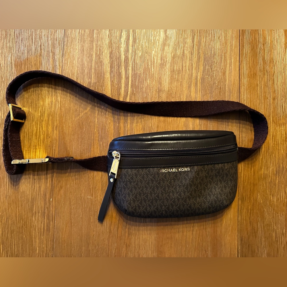 MICHAEL KORS Waistpak Fanny Belt Bag - Excellent condition